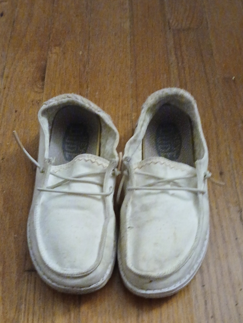 Beige Hey Dudes Size Y2/ L3